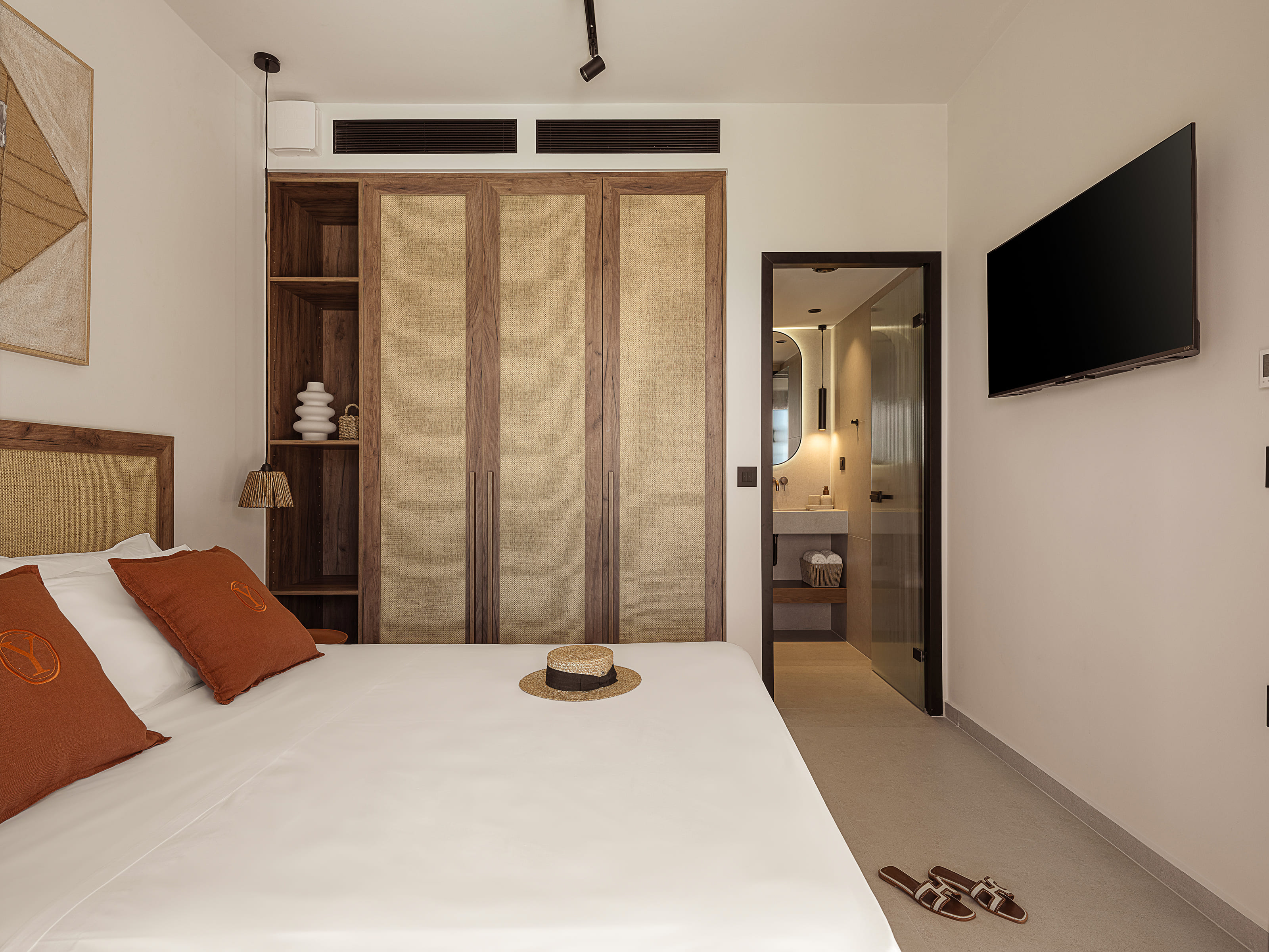 Master bedroom en-suite view